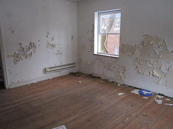 2nd image of 3057 Bracken Woods Ln