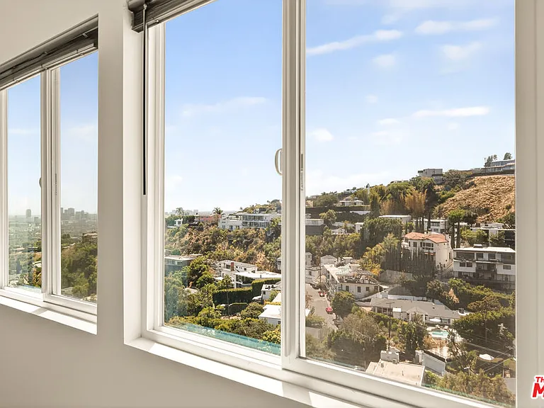8810 Hollywood Blvd #1/2 — Photo 12