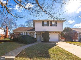 9659 Pine Rd, Philadelphia, PA 19115