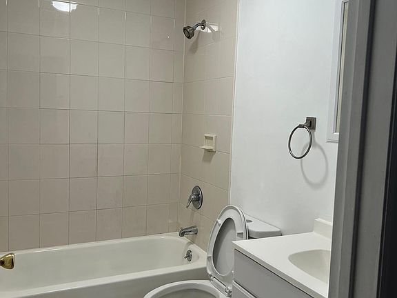 5th image of 1329 Dinsmore Ave