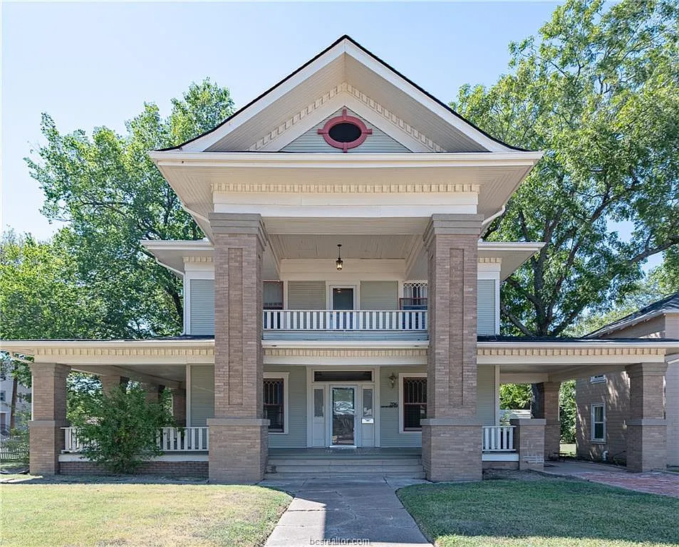 206 S Sims Ave — Photo 1