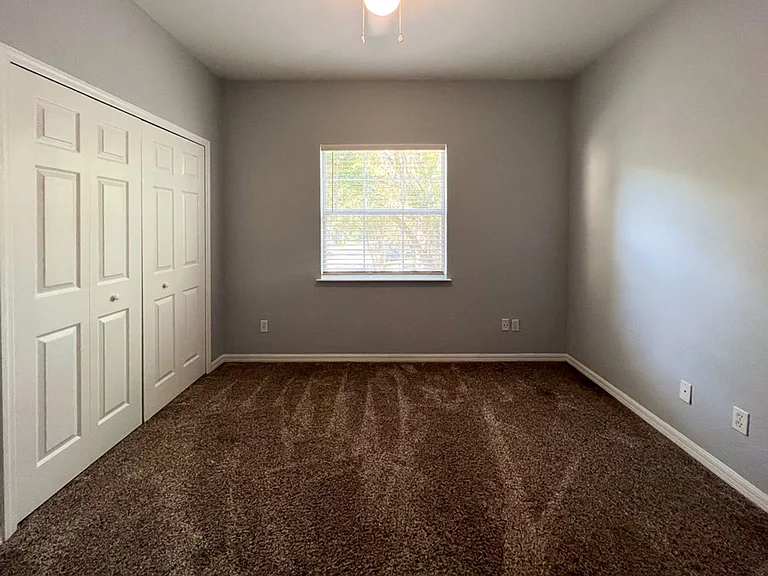 5048 NW 1st Pl — Photo 30