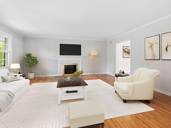 3rd image of 126 Dickinson Ln