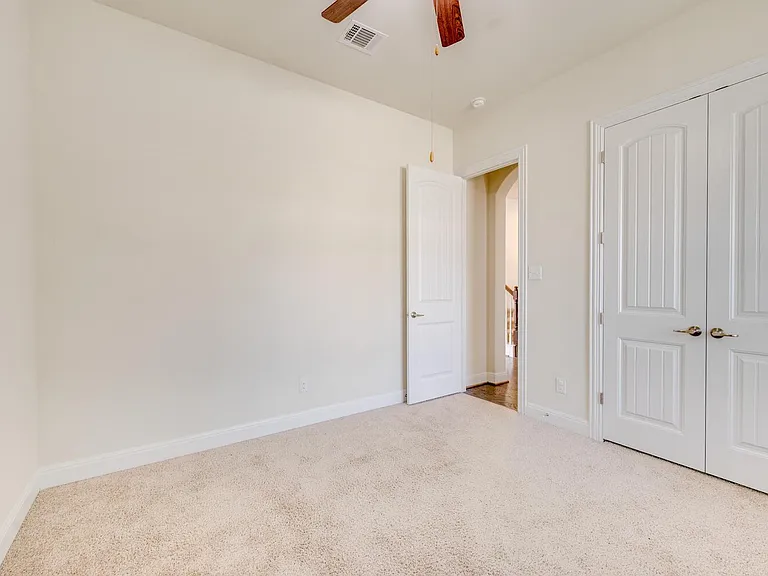 845 Richardson Ln — Photo 7