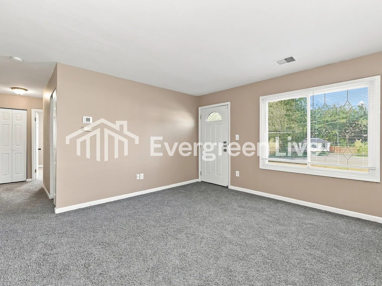 3 bed, 1.0 bath, 925 sqft, $1,495 — Photo 2