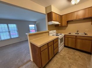 702 Devonshire Dr #B, Celina, OH 45822