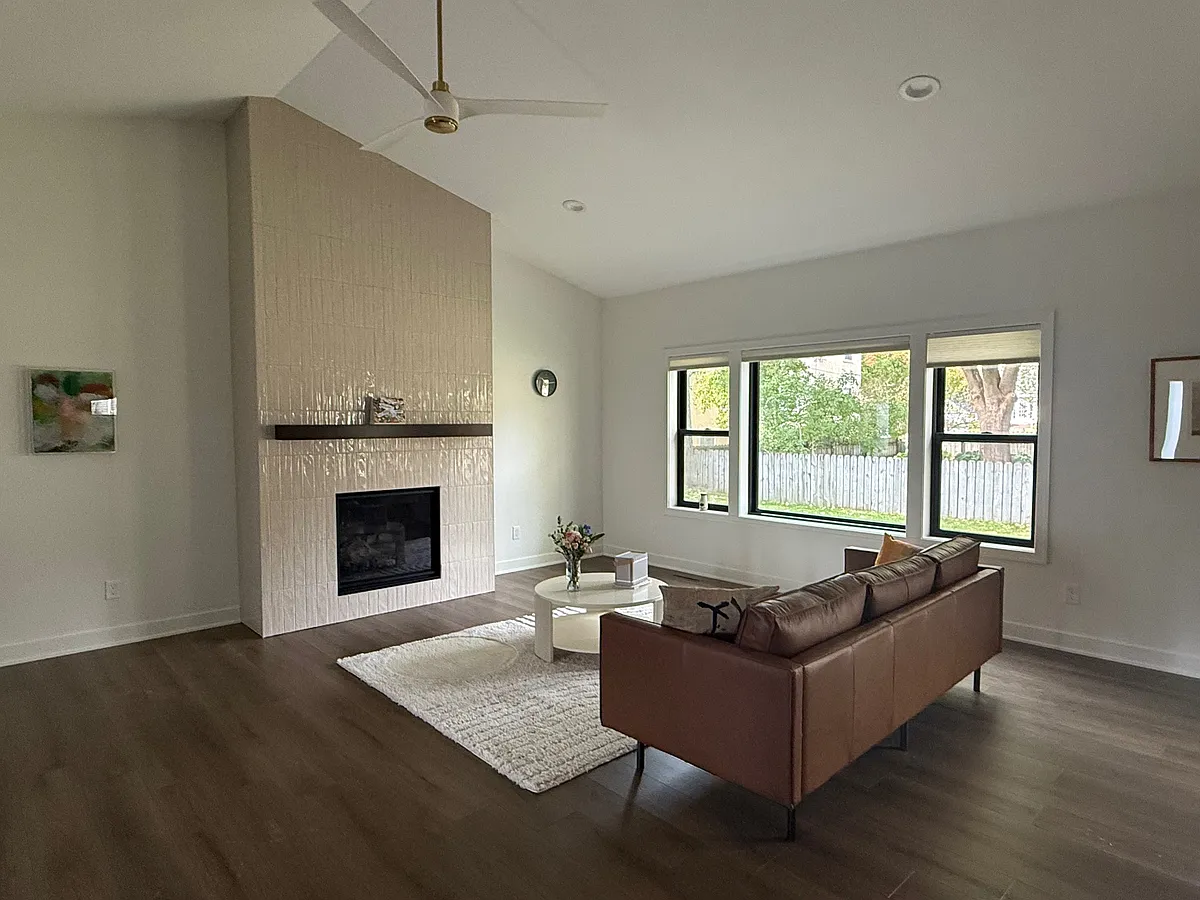 living room - 614 7th St SW