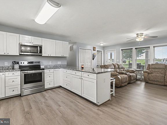 4th image of 25 Peebles Rd