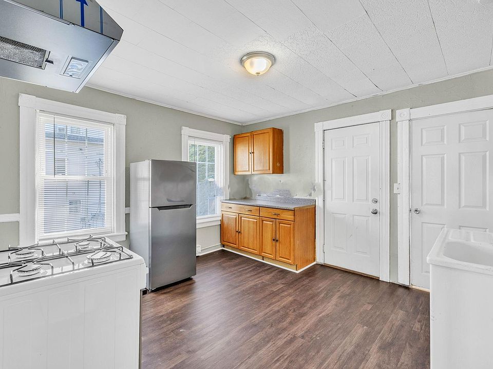 102 Endicott St 2, Worcester, MA 01610 Zillow