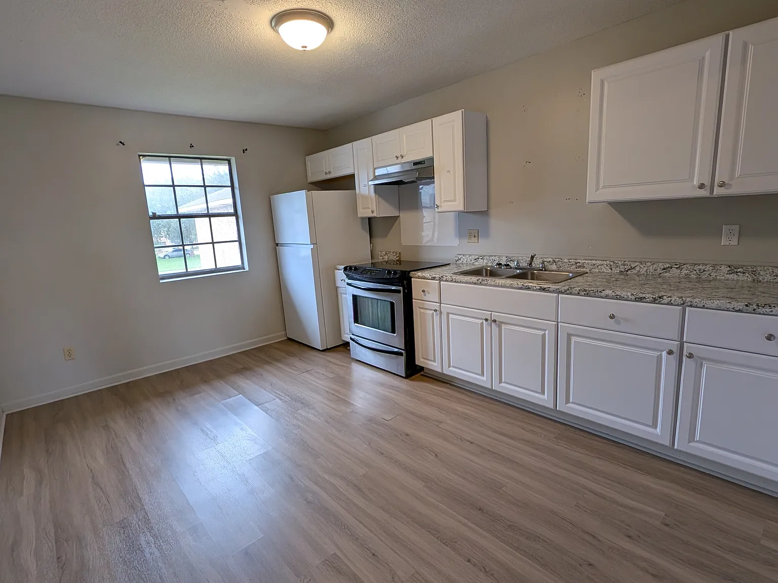 2 bed, 1.5 bath, 1000 sqft, $800 — Photo 2
