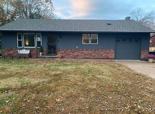 408 E Meadow St, Smithville, MO 64089