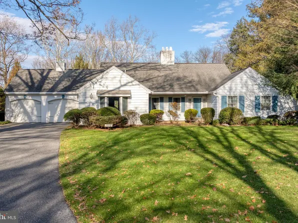 1515 Hillcrest Rd, Lancaster, PA 17603