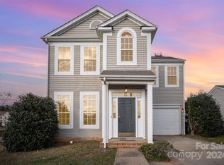 8601 Sawleaf Ct, Charlotte, NC 28215
