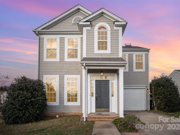 8601 Sawleaf Ct, Charlotte, NC 28215