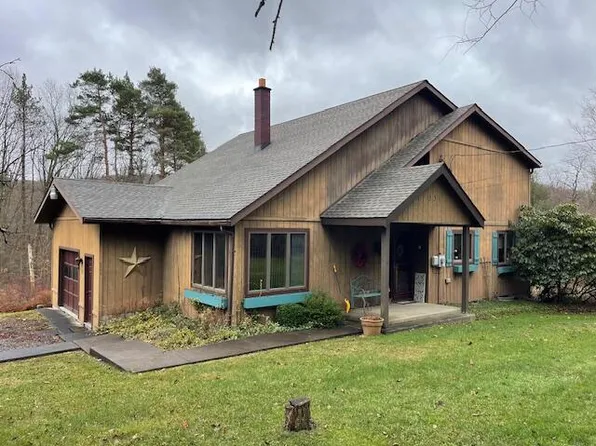 551 N 4th St, Reynoldsville, PA 15851