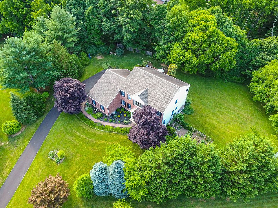 2nd image of 405 Longview Dr