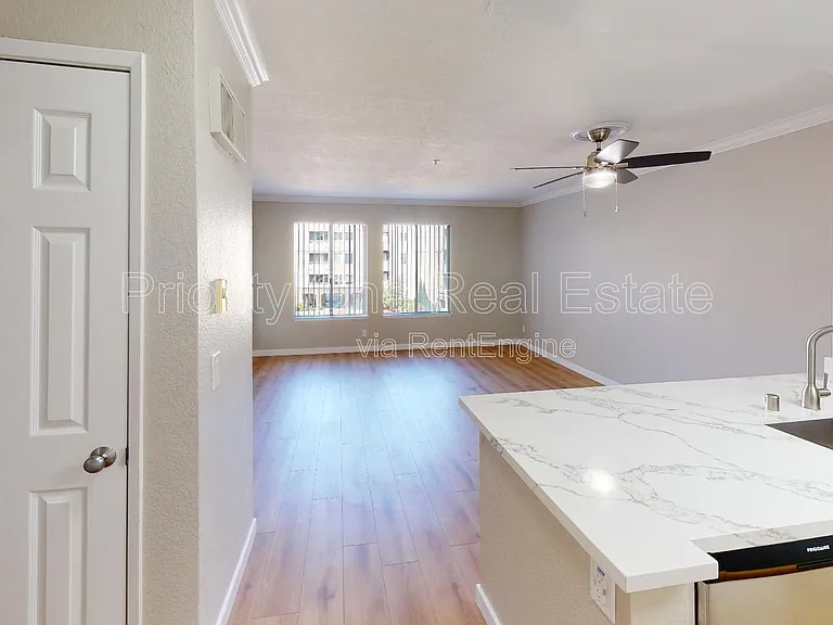 8889 Caminito Plaza Centro #7339 — Photo 12