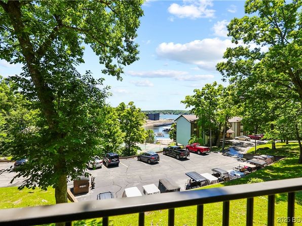 15 Waterfall Cir #2B, Lake Ozark, MO 65049