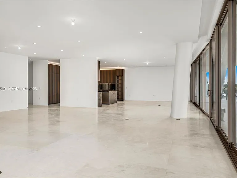 5 Grove Isle Dr — Photo 6
