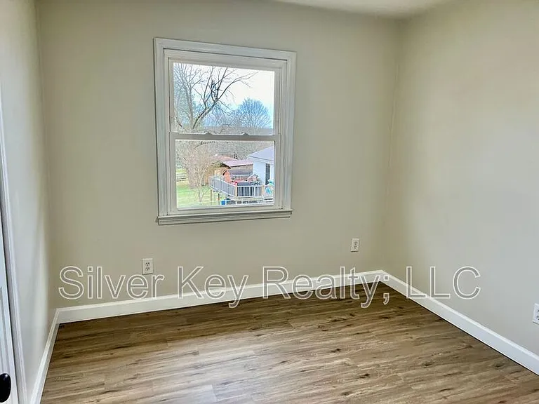 206 Riggs St — Photo 10