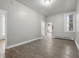 602 Mendota St #1, Saint Paul, MN 55106