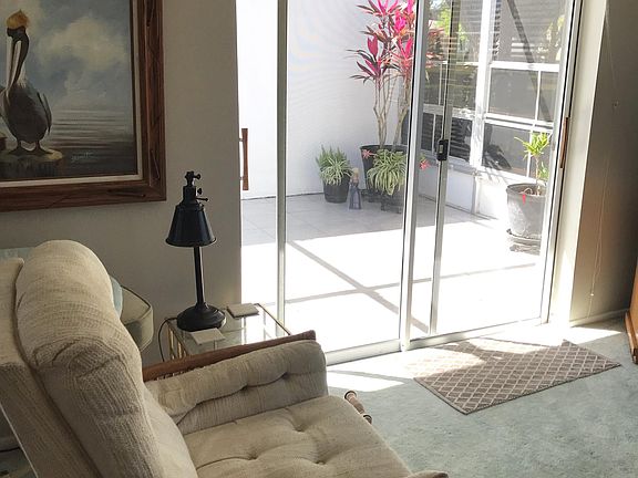4th image of 532 Pangola Dr