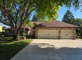 708 Galway Dr, Prospect Heights, IL 60070