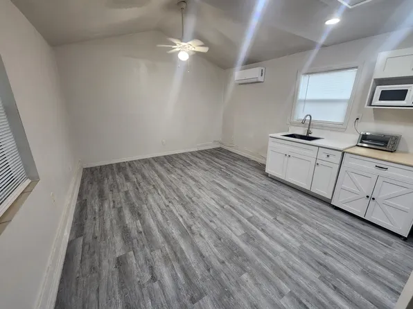 5317 1/2 Gulfport Blvd #B, Saint Petersburg, FL 33707
