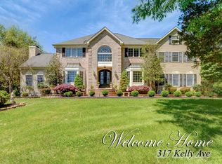317 Kelly Dr, Neshanic Station, NJ 08853