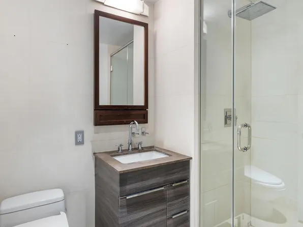 80 Riverside Boulevard image 9 of 11