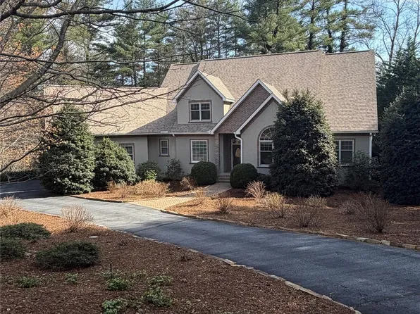 110 Fox Chase, Hendersonville, NC 28739