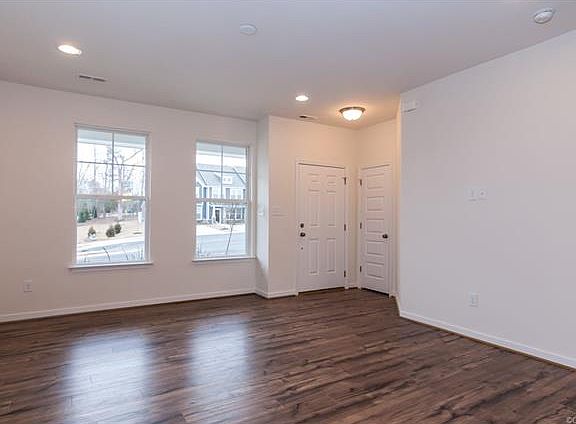 5th image of 2450 Marions Ln #2450