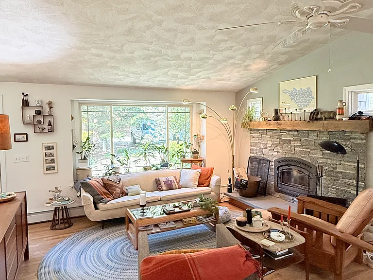 49 Arbutus Trl — Photo 16