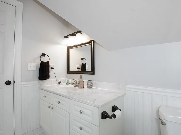 1315 Lake Point Dr — Photo 49