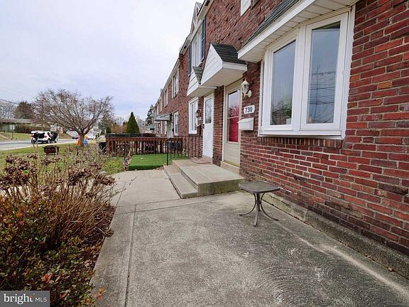 3rd image of 730 W Ashland Ave