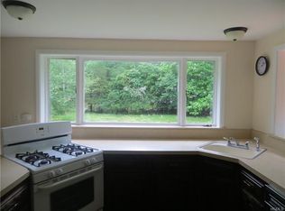 140 Camp Hill Rd, Pomona, NY 10970