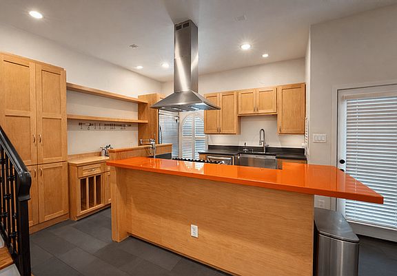 4th image of 4606 Austin St