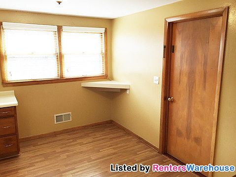 3rd image of 422 N 104th St