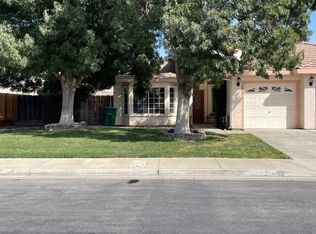 1878 Chapman Dr, Los Banos, CA 93635