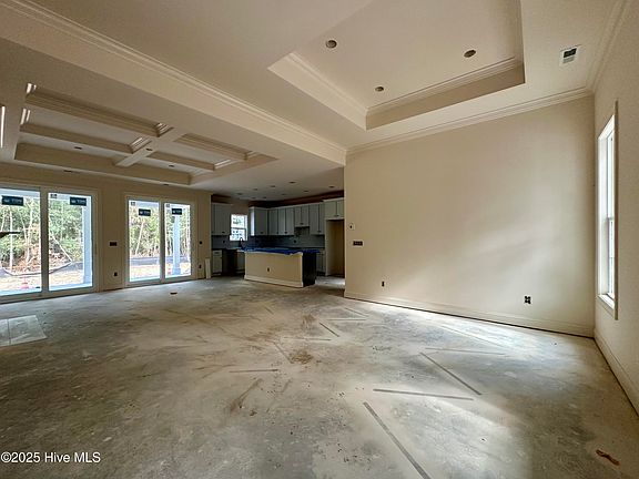 5th image of 684 Pelican Circle SE