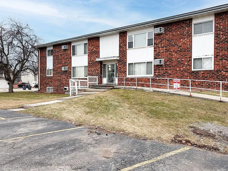 1227 Doctors Dr — Photo 13