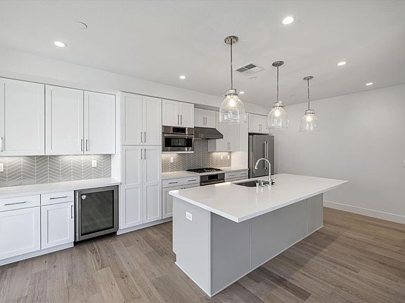 5th image of 111 Calypso Ln