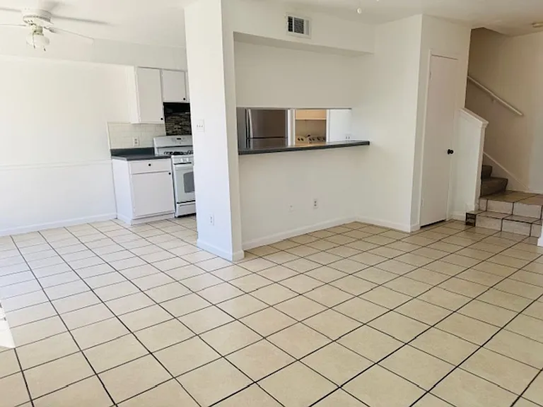 5907 Cougar Dr #C — Photo 2
