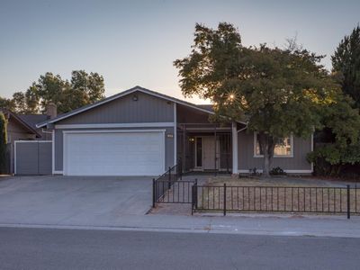 9813 Gardenwood Way, Sacramento, CA, 95827