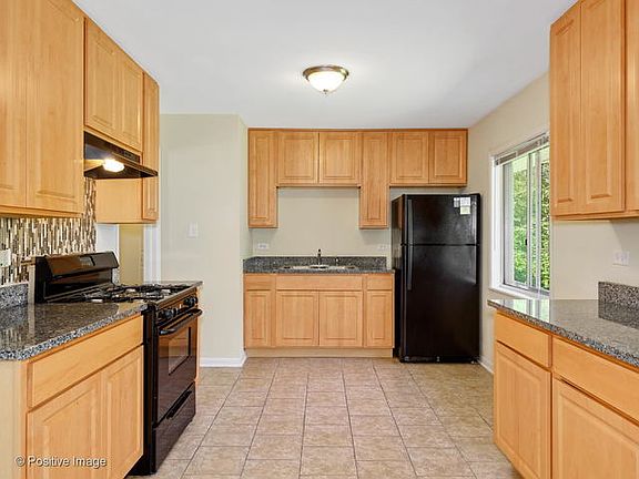 2nd image of 101 E Maple Dr