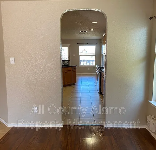 156 Katherine Way — Photo 7