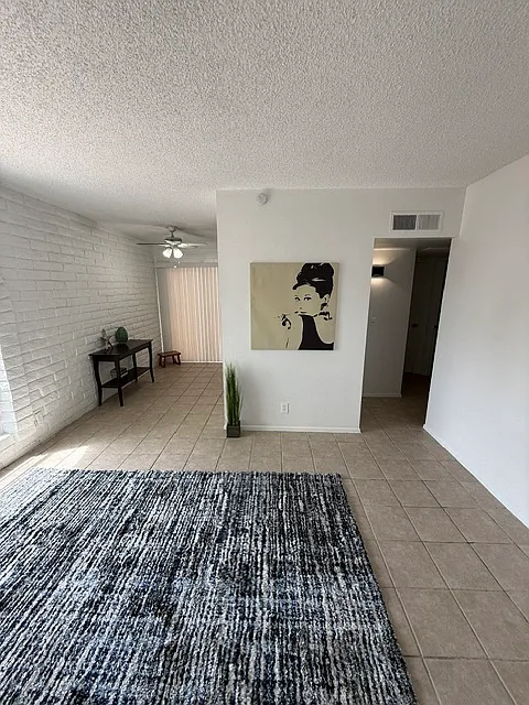 1 bed, 650 sqft, $1,099 — Photo 2