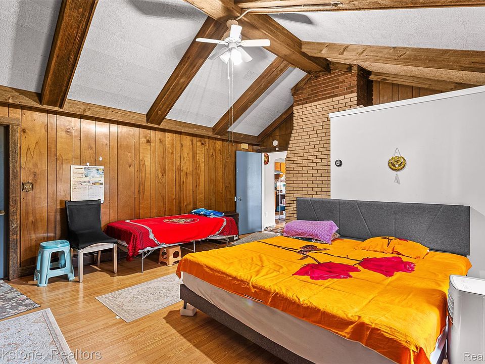 25141 Burt St, photo 10