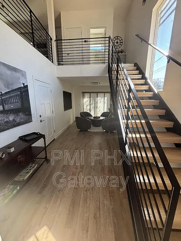 3 bed, 3.5 bath, 2200 sqft, $3,134 — Photo 4