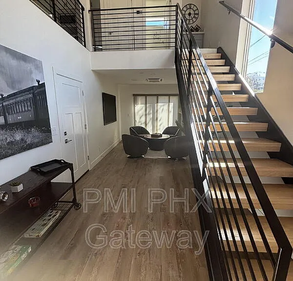 430 W 7th St #4 — Photo 4